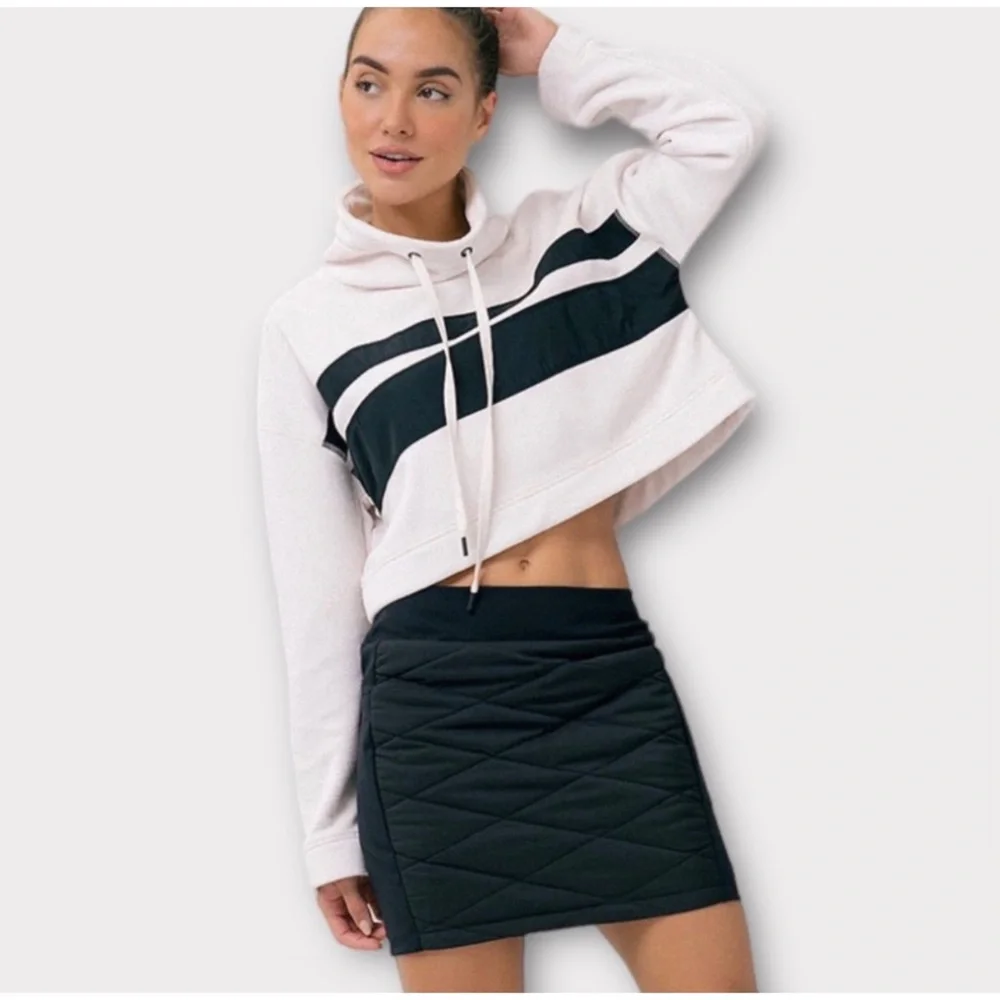 1 LEFT! SOFT Striped Velour Cropped Sweatshirt - Picture 4 of 10